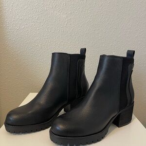 MIA Chelsea boot SIZE 8- black